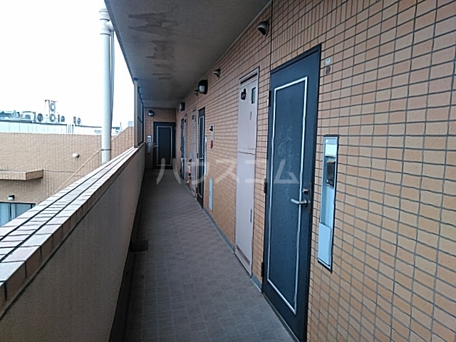 18/26 エントランス