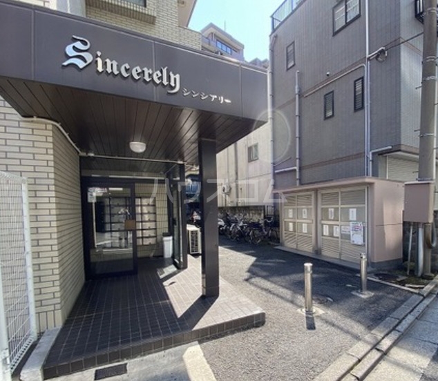 15/18 エントランス