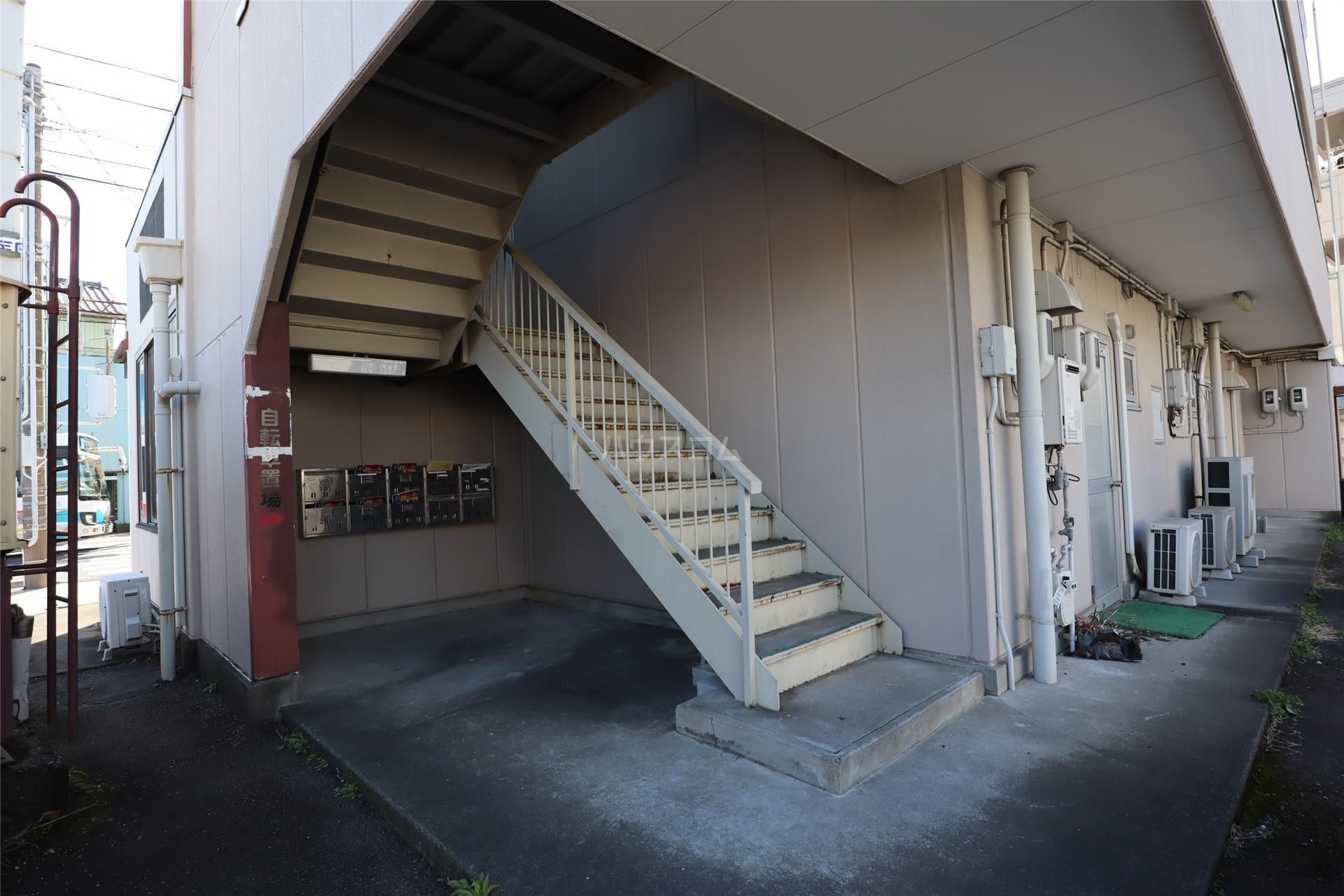 14/15 エントランス