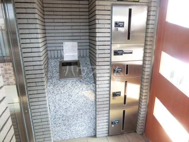 21/30 エントランス