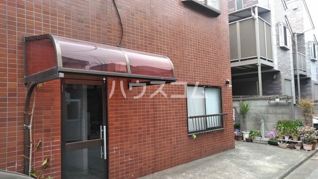 2/4 エントランス