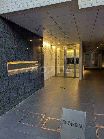 2/5 エントランス