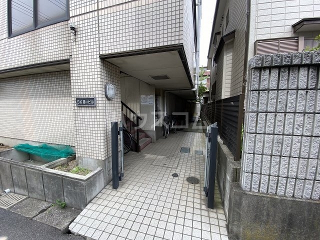 29/30 エントランス