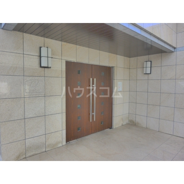 2/4 エントランス