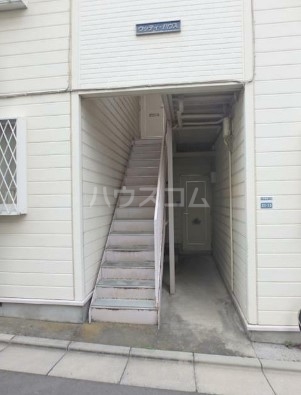 15/15 エントランス