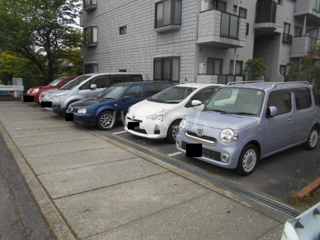 18/26 駐車場