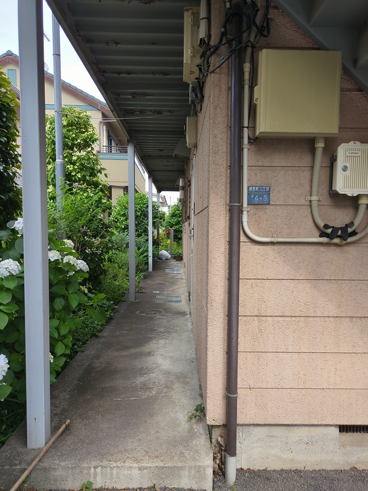 23/25 エントランス