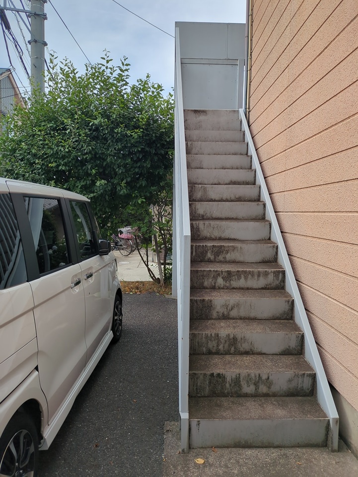 24/25 エントランス