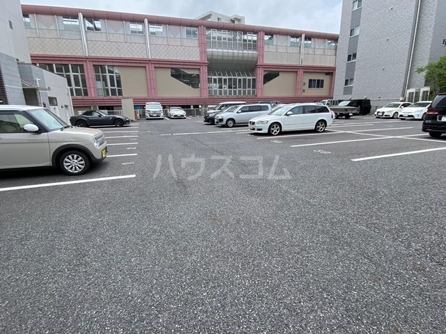 23/30 駐車場