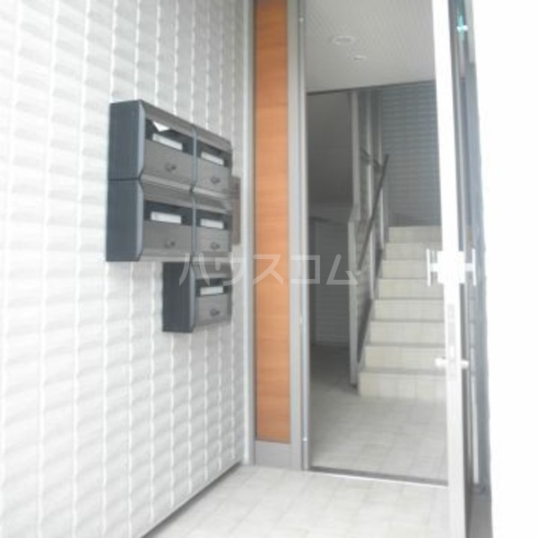 2/4 エントランス