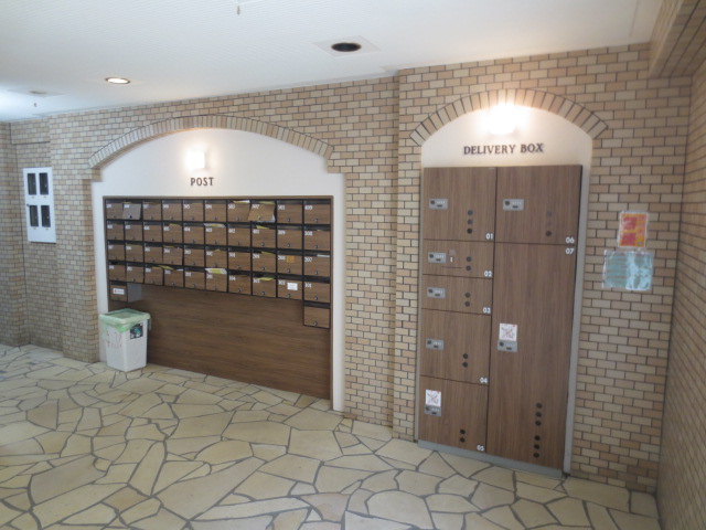 22/30 エントランス