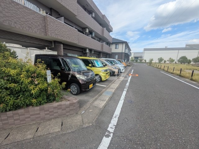22/30 駐車場