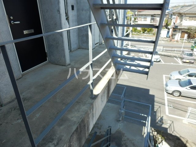 20/30 エントランス