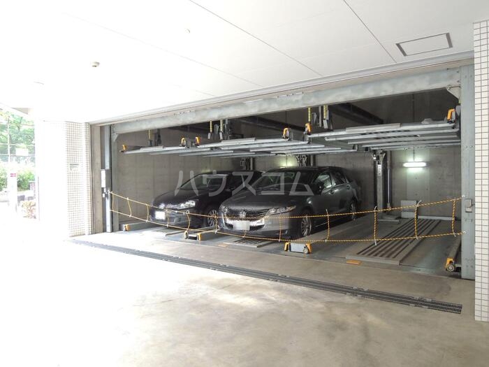 14/18 駐車場