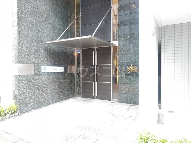 22/27 エントランス