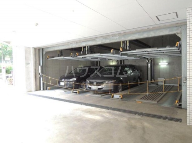23/27 駐車場