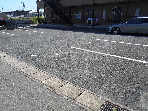 20/28 駐車場