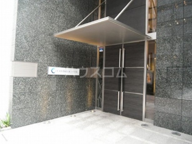 13/18 エントランス