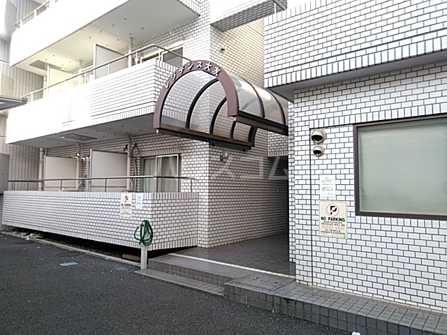 18/26 エントランス