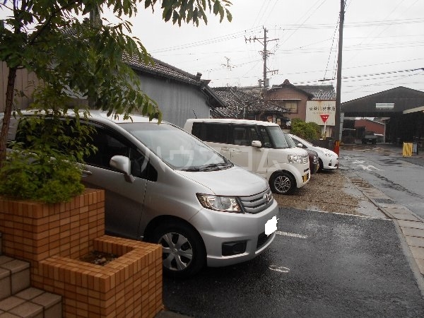 18/26 駐車場