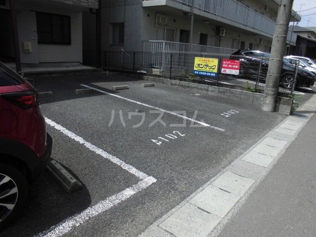 22/30 駐車場