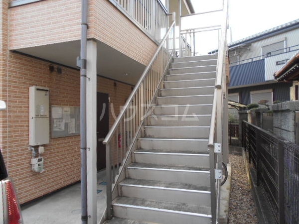 20/30 エントランス