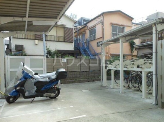 21/22 駐車場