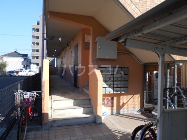 17/25 エントランス