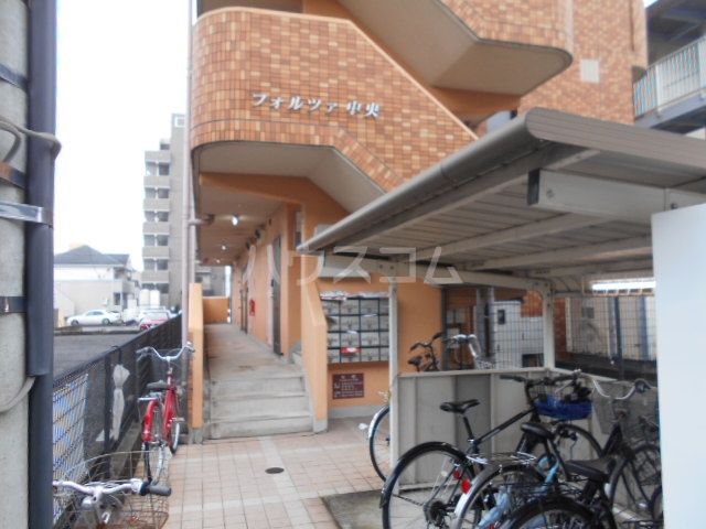 16/25 エントランス