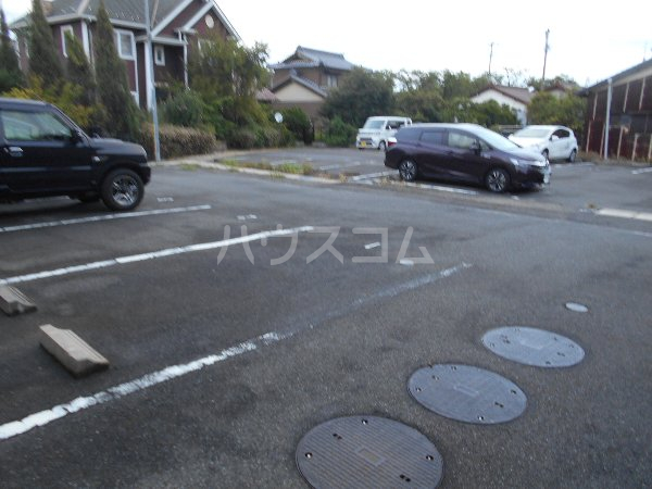 20/28 駐車場