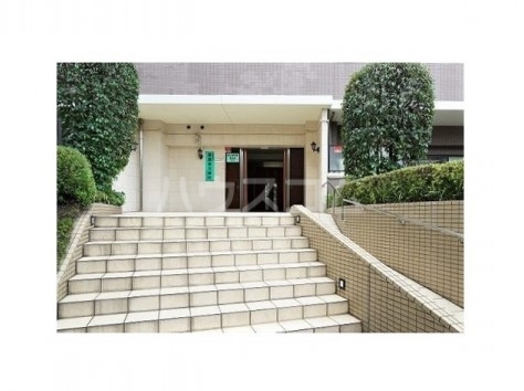 22/30 エントランス