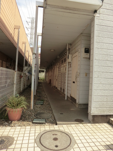 18/28 エントランス