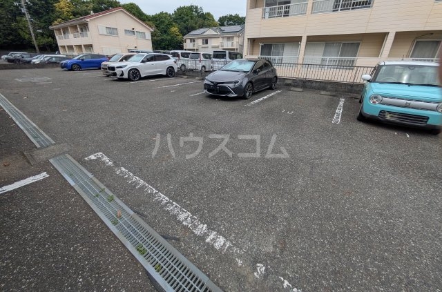 3/3 駐車場