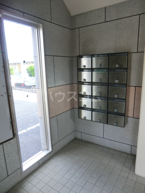 2/2 エントランス