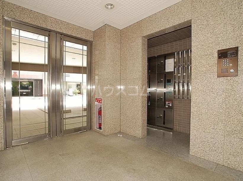 14/20 エントランス