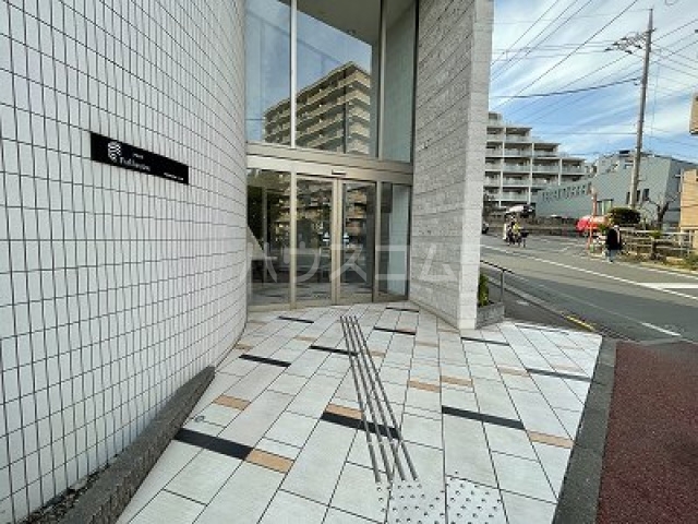 18/20 エントランス