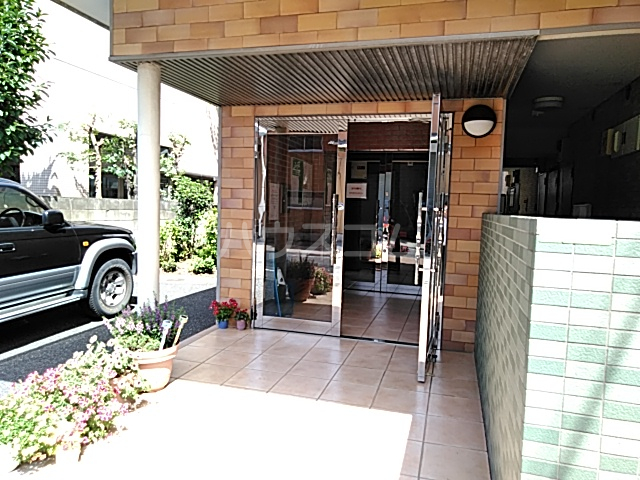 24/26 エントランス