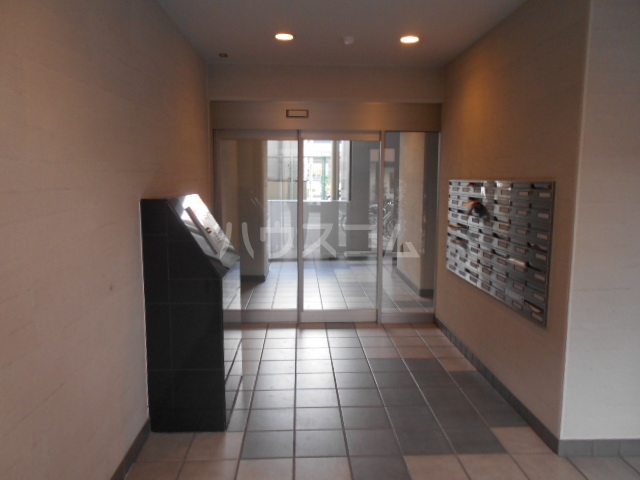 25/30 エントランス