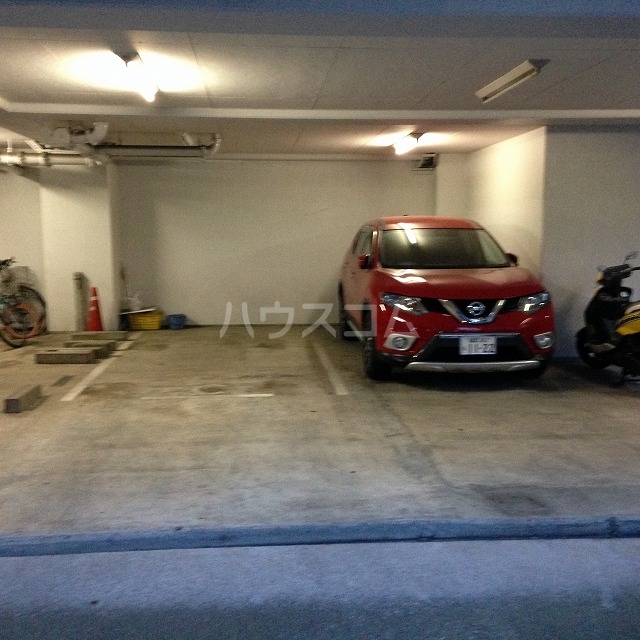 18/26 駐車場