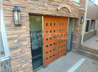 18/24 エントランス