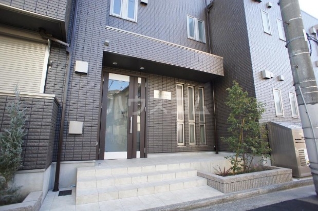 14/20 エントランス