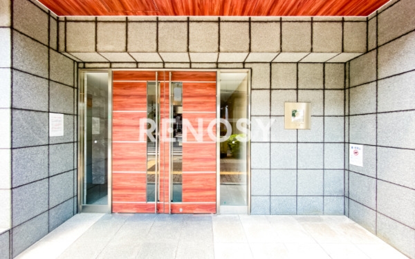 13/19 エントランス