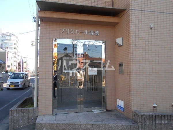 27/30 エントランス