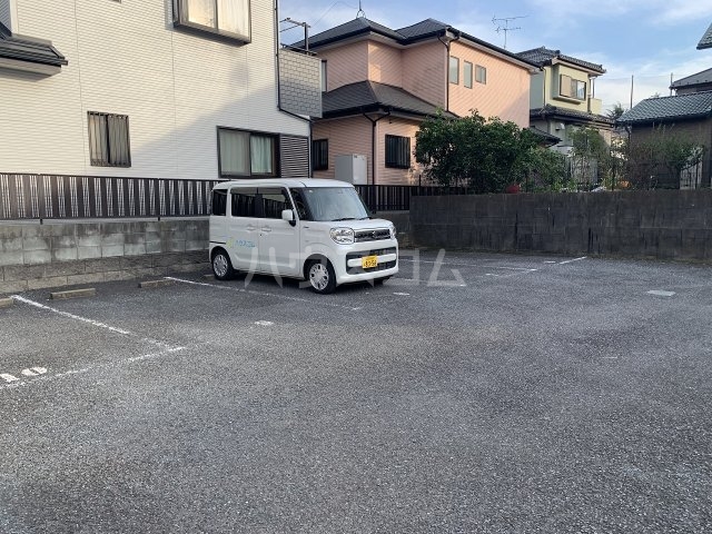 27/30 駐車場