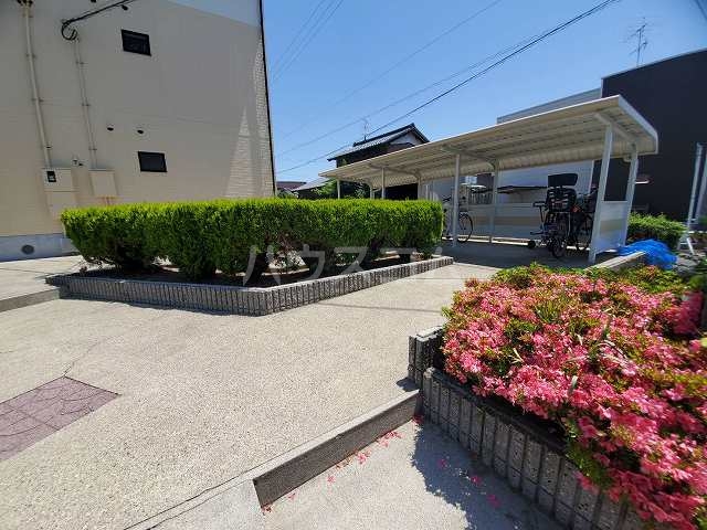 21/29 エントランス