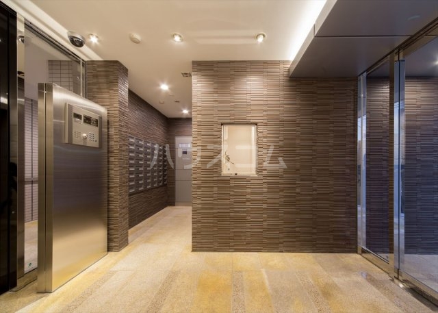 22/30 エントランス