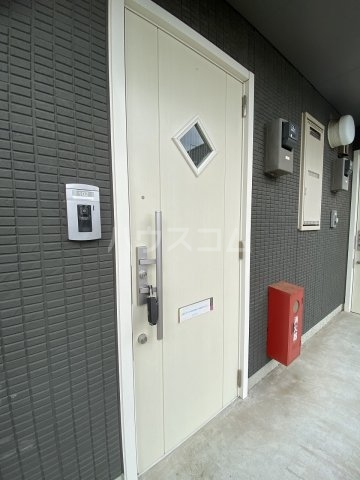 24/30 エントランス