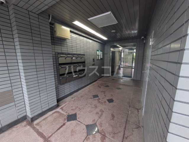 18/22 エントランス
