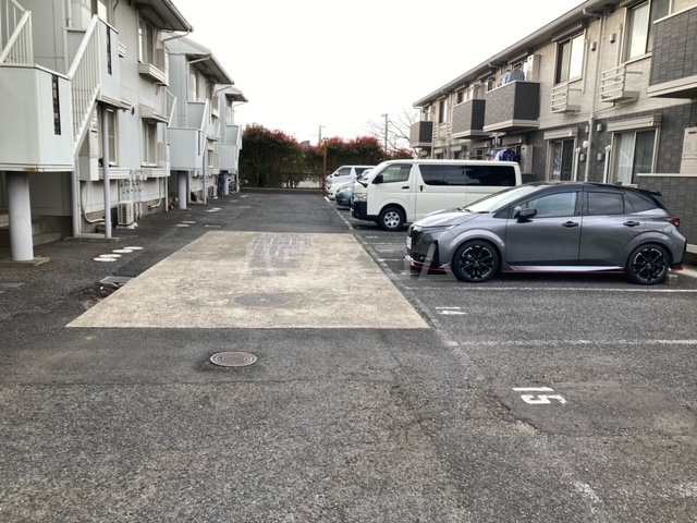 27/30 駐車場