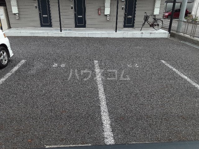 23/30 駐車場